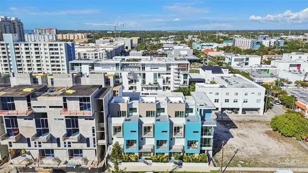 $9,000 | 1343 4th Street, Unit 101, Sarasota, FL 34236