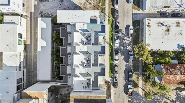 $9,000 | 1343 4th Street, Unit 101, Sarasota, FL 34236