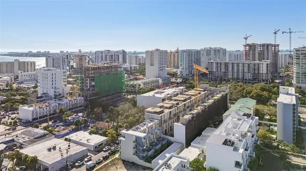 $9,000 | 1343 4th Street, Unit 101, Sarasota, FL 34236