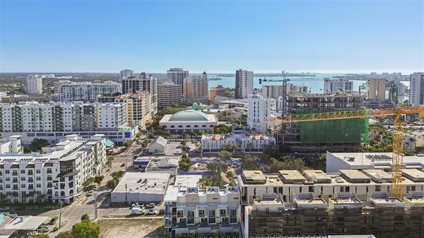 $9,000 | 1343 4th Street, Unit 101, Sarasota, FL 34236