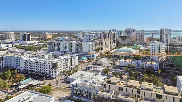$9,000 | 1343 4th Street, Unit 101, Sarasota, FL 34236