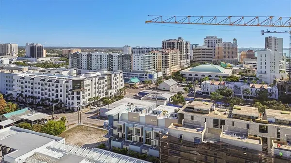 $9,000 | 1343 4th Street, Unit 101, Sarasota, FL 34236
