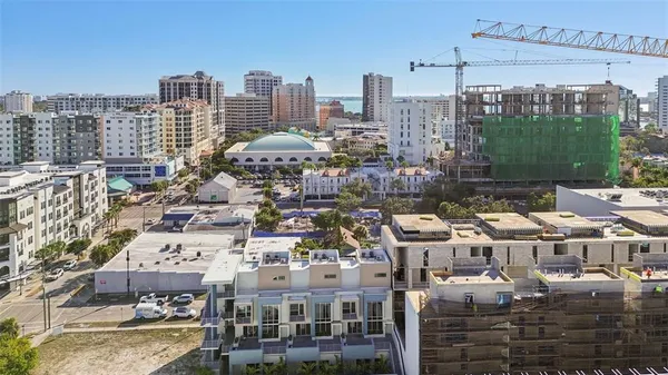 $9,000 | 1343 4th Street, Unit 101, Sarasota, FL 34236