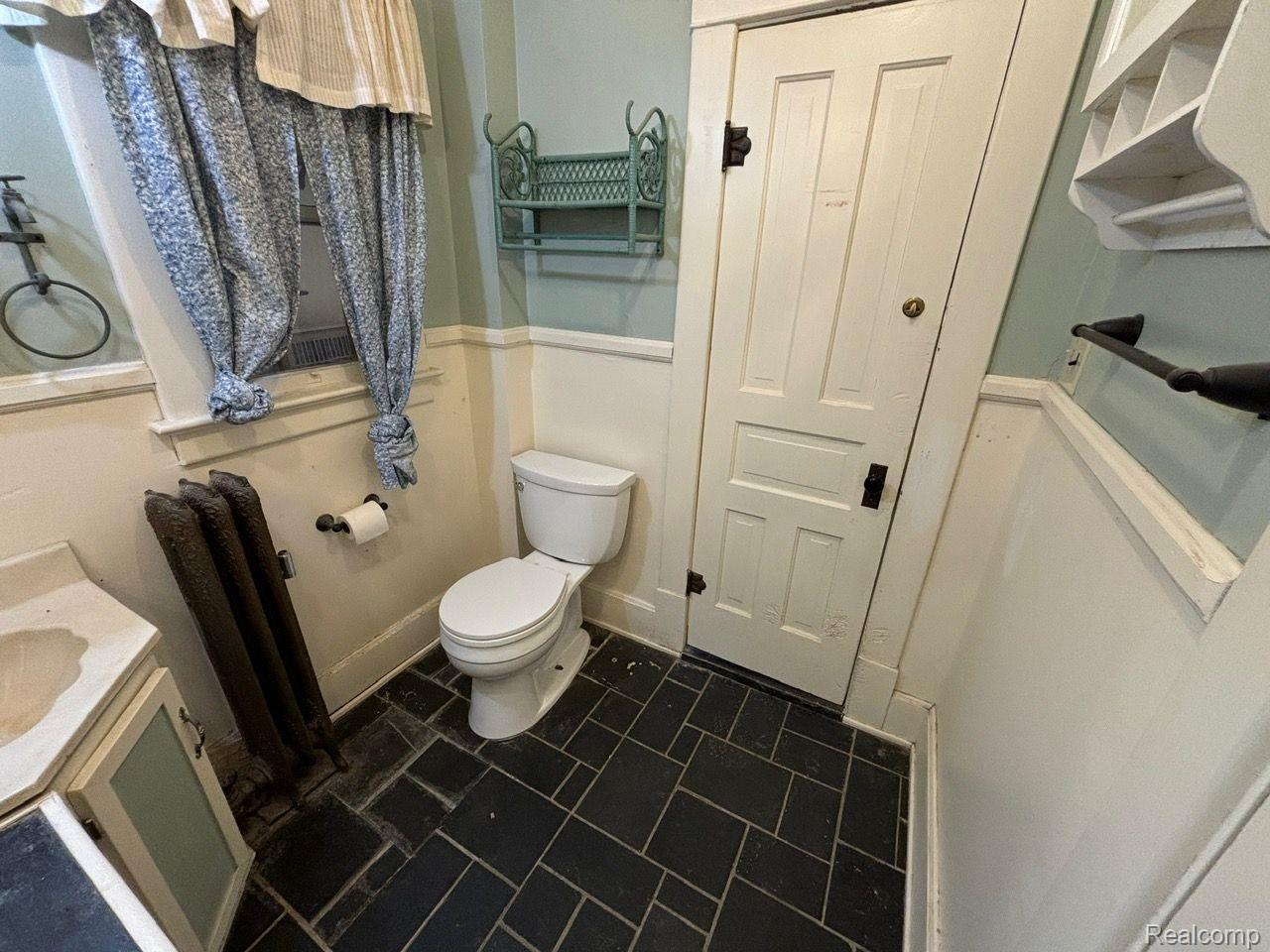 4178 Belsay Road Burton, MI 48519 - Photo 13 of 28 Gallery Image 13