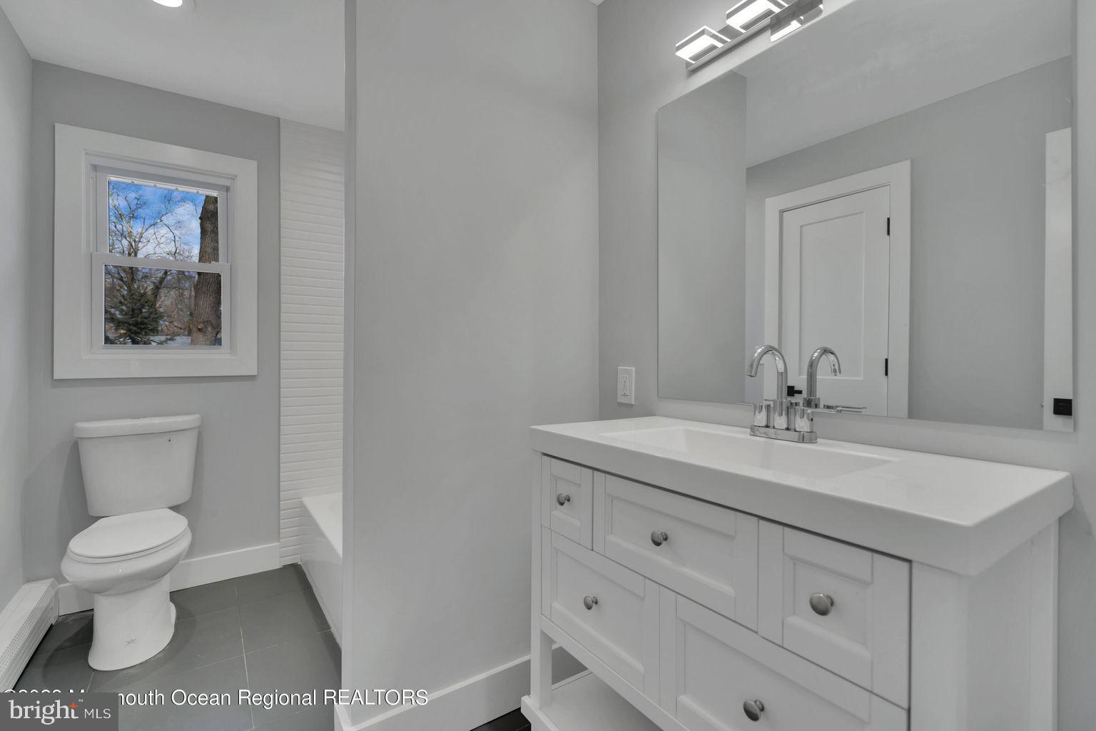 333 Colts Neck Road Farmingdale, NJ 07727 - Photo 12 of 23 Main Bath