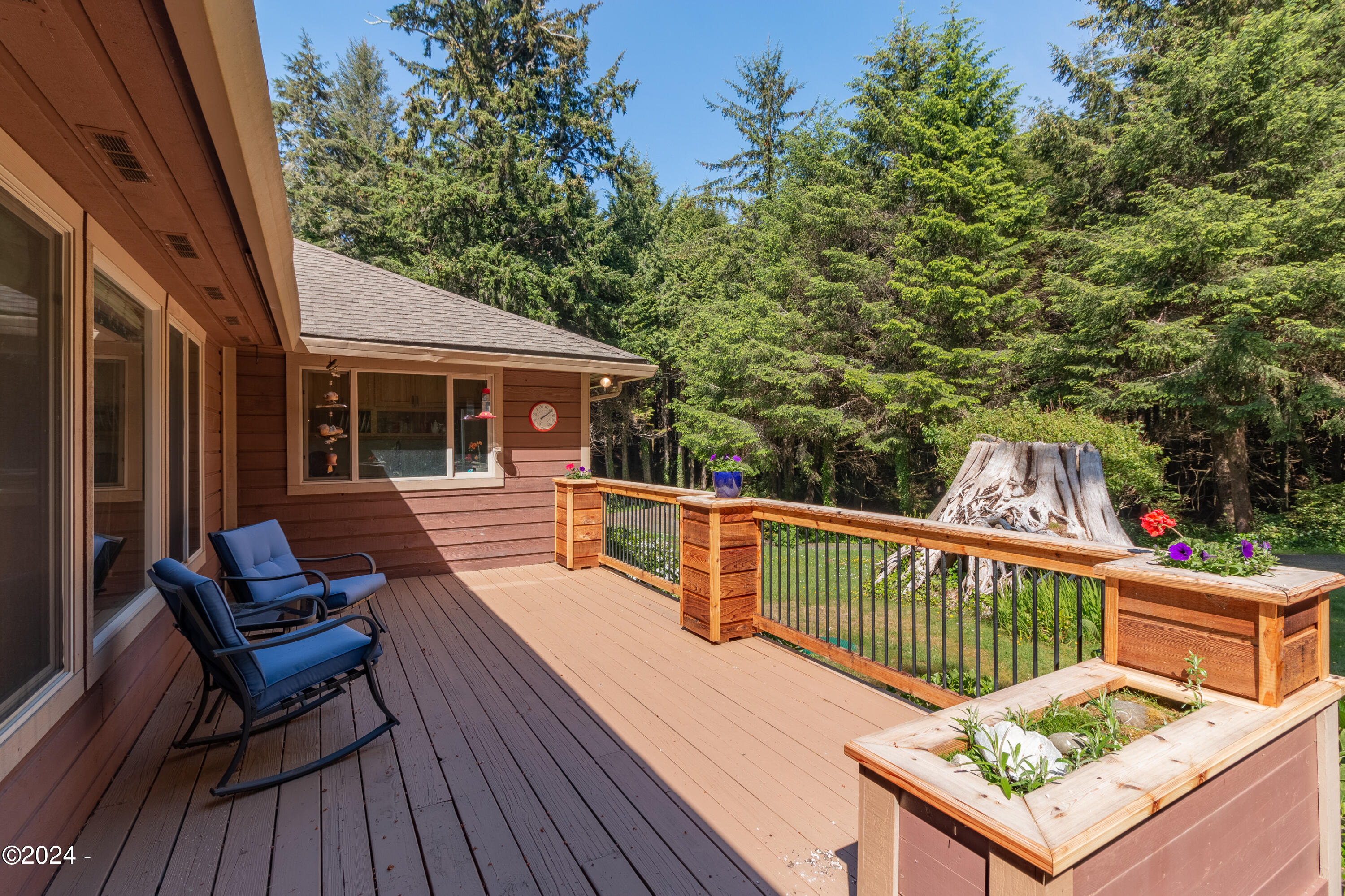 2275 Highway 101 Depoe Bay, OR 97341 - Photo 13 of 61 Lovely Updated Front Deck