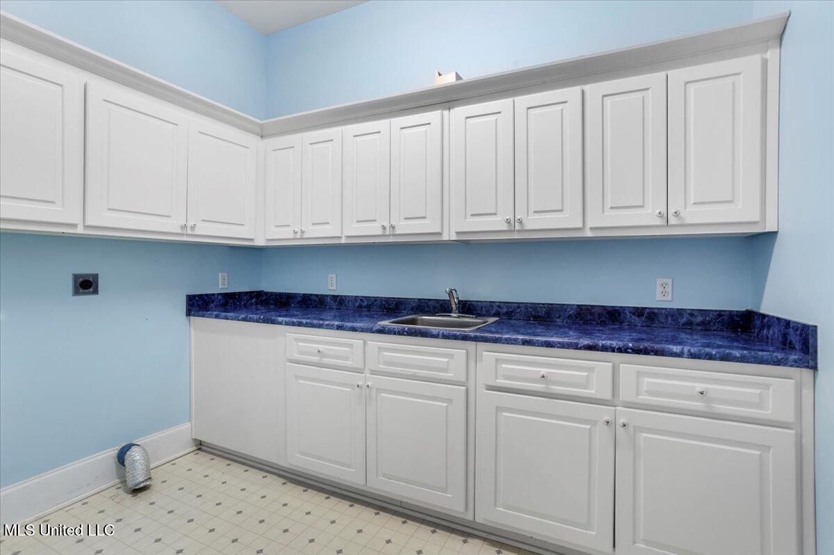 50 Duncan Hatten Road Wiggins, MS 39577 - Photo 29 of 59 29-Laundry Room