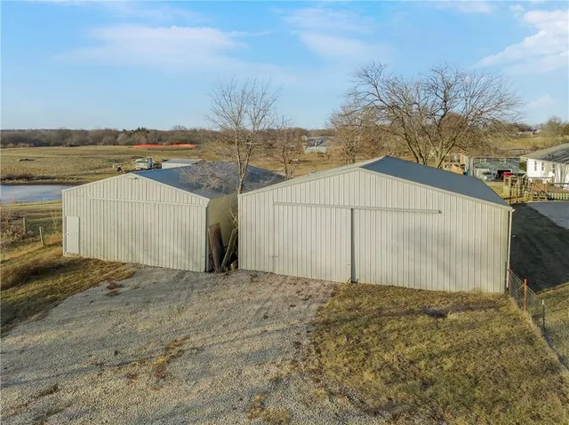 $525,000 | 17504 Highway 33, Holt, MO 64048