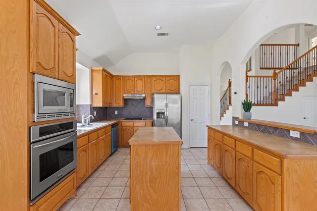 $3,200 | 11712 Pheasant Creek Drive, Fort Worth, TX 76244