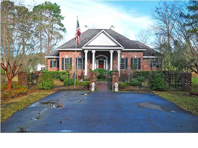 208 Rabbit Run Lane Summerville, SC 29486 - Photo 1 of 24 Primary Photo
