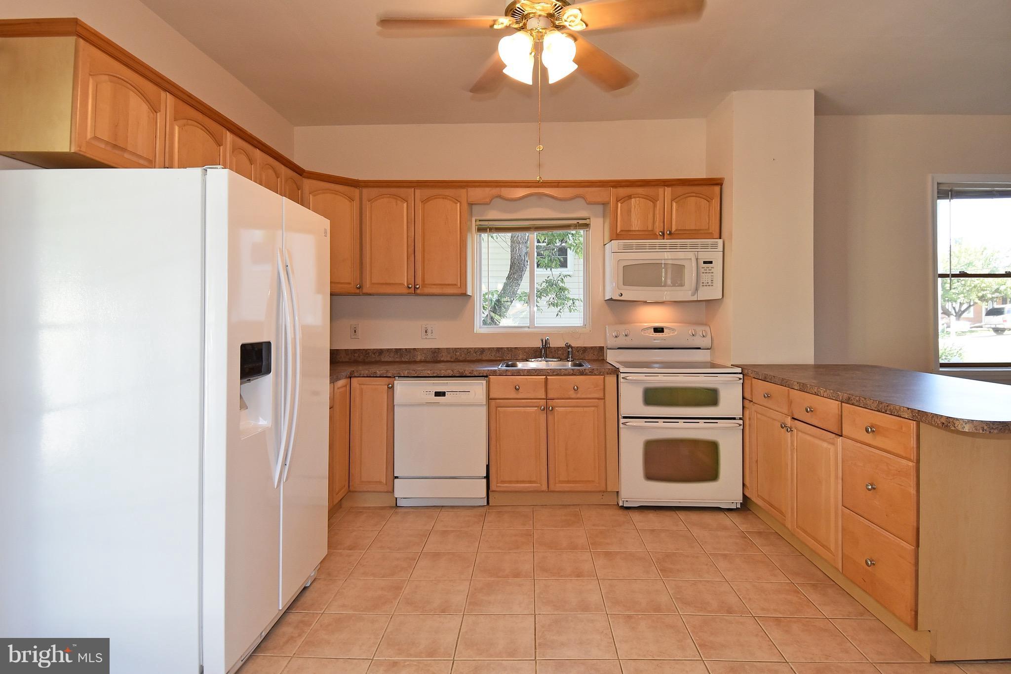 244 Arundel Road Pasadena, MD 21122 - Photo 8 of 30 Kitchen