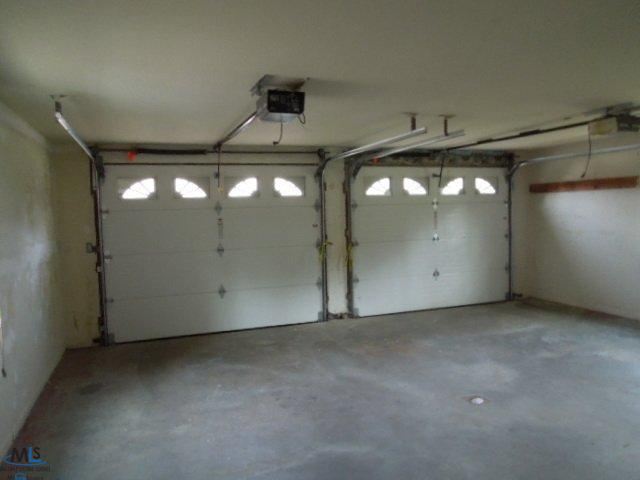 31127166-3.JPG