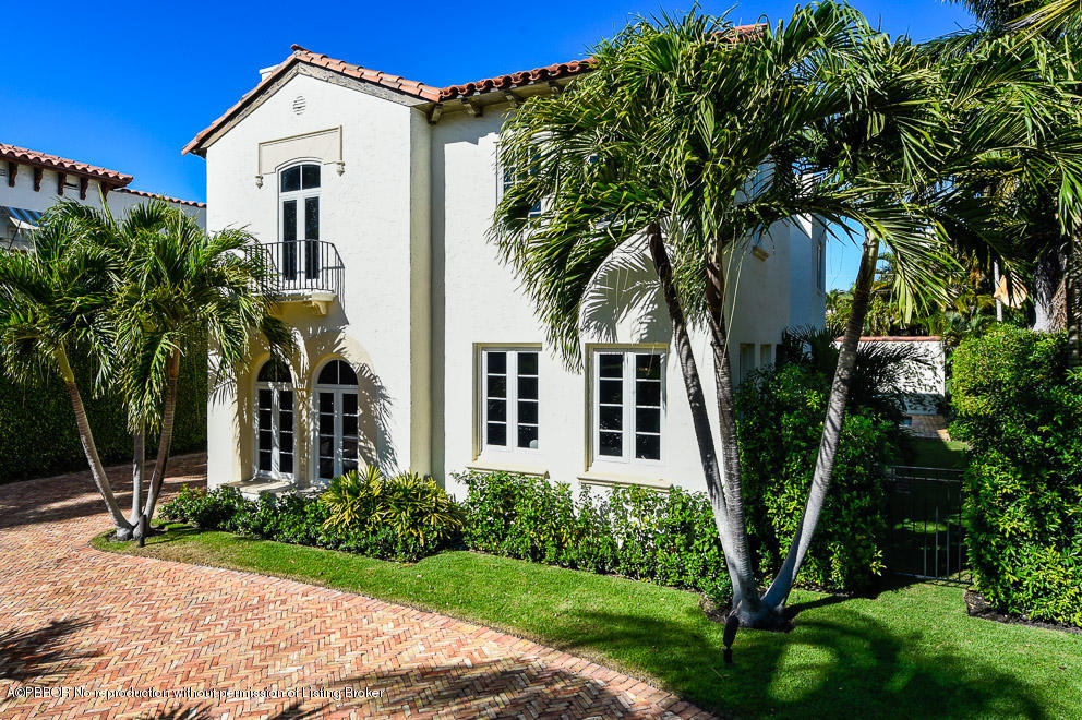 277 Cordova Road West Palm Beach, FL 33401 - Photo 1 of 18 a front view of a house with garden