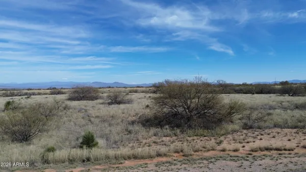 a view of a dry field