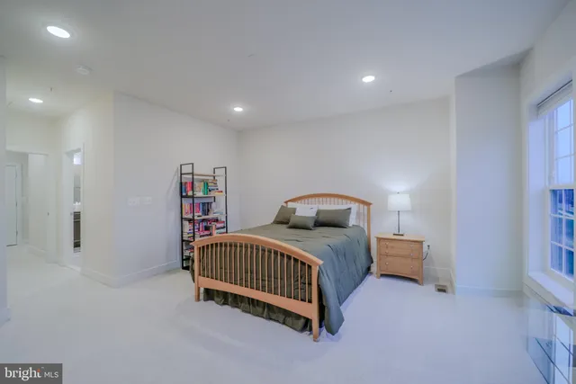 $510,000 | 20355 Century Boulevard, Unit 177L, Germantown, MD 20874