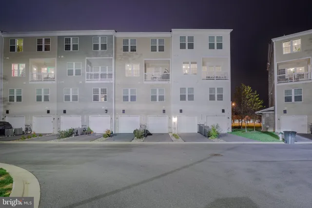 $510,000 | 20355 Century Boulevard, Unit 177L, Germantown, MD 20874