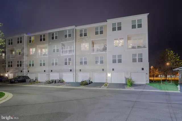 $510,000 | 20355 Century Boulevard, Unit 177L, Germantown, MD 20874