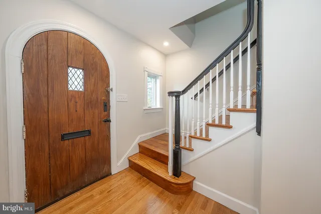 a view of a hallway with windows