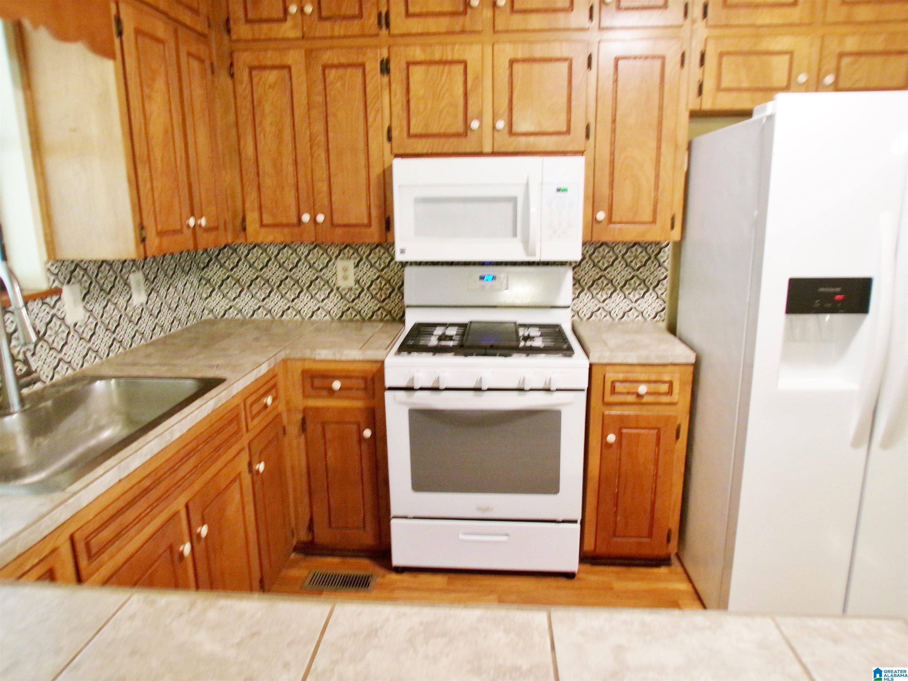 762 Timber Way Weaver, AL 36277 - Photo 5 of 51