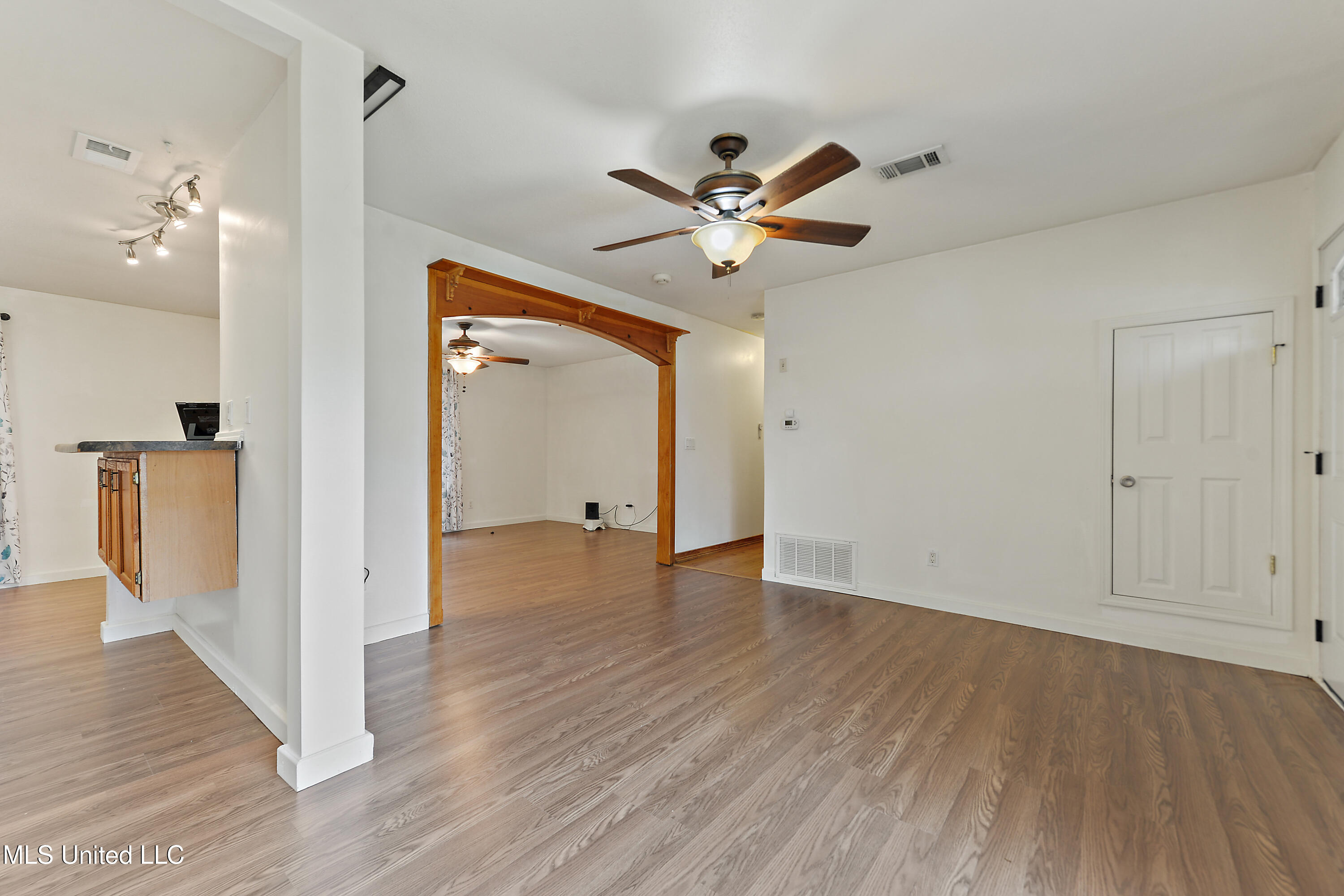112 Ralph Drive Gulfport, MS 39503 - Photo 6 of 26 IMG_5995