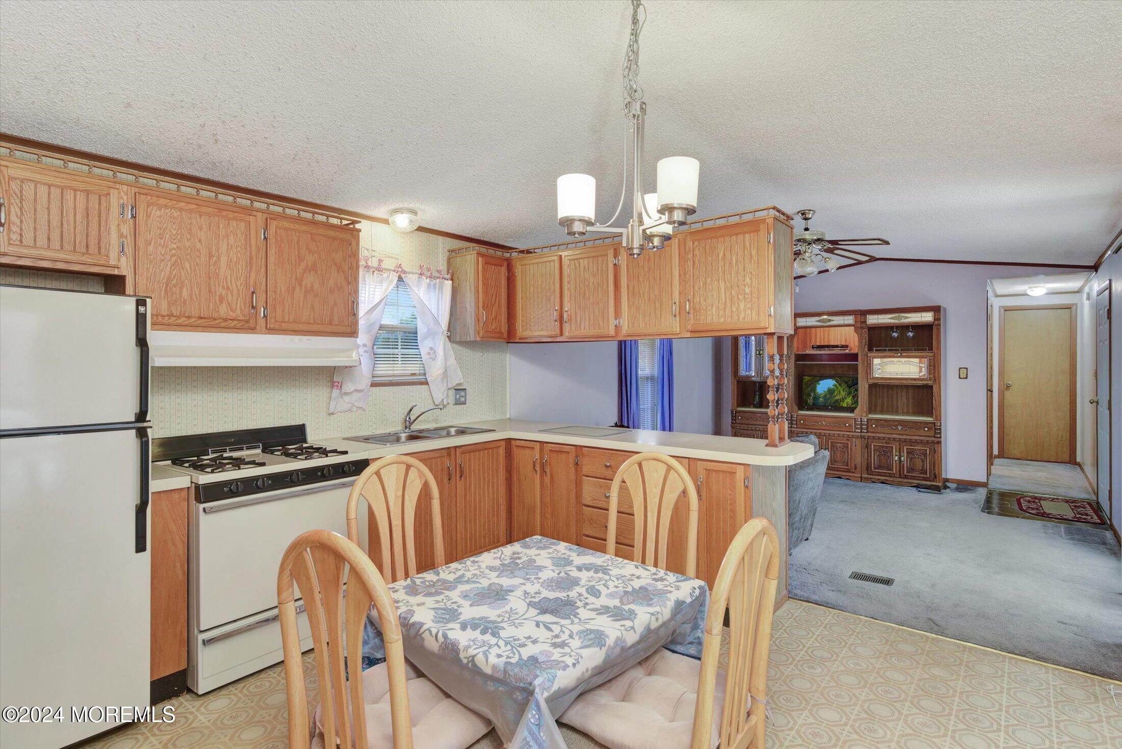 60 Ruffian Way Howell, NJ 07731 - Photo 8 of 26 09-Kitchen