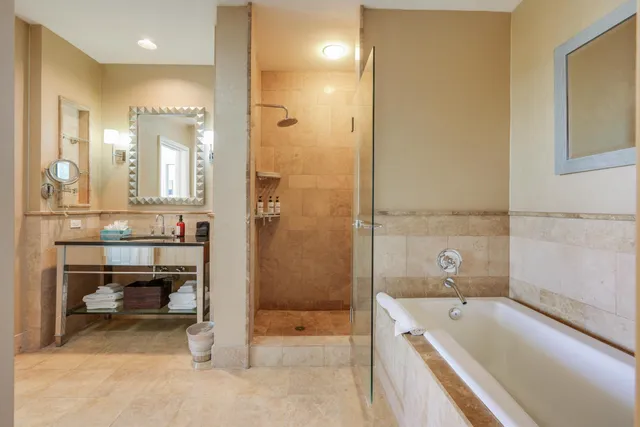 $750,000 | 3800 North Ocean Drive, Unit 1907, Singer Island, FL 33404