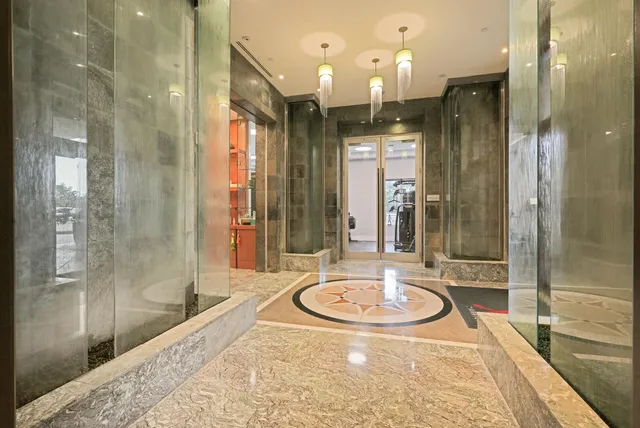 $750,000 | 3800 North Ocean Drive, Unit 1907, Singer Island, FL 33404