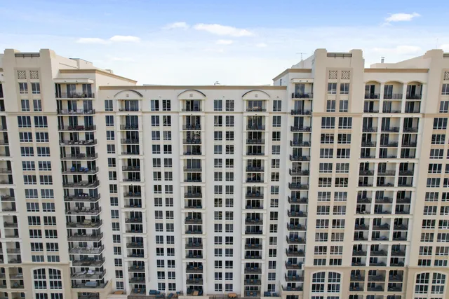 $750,000 | 3800 North Ocean Drive, Unit 1907, Singer Island, FL 33404