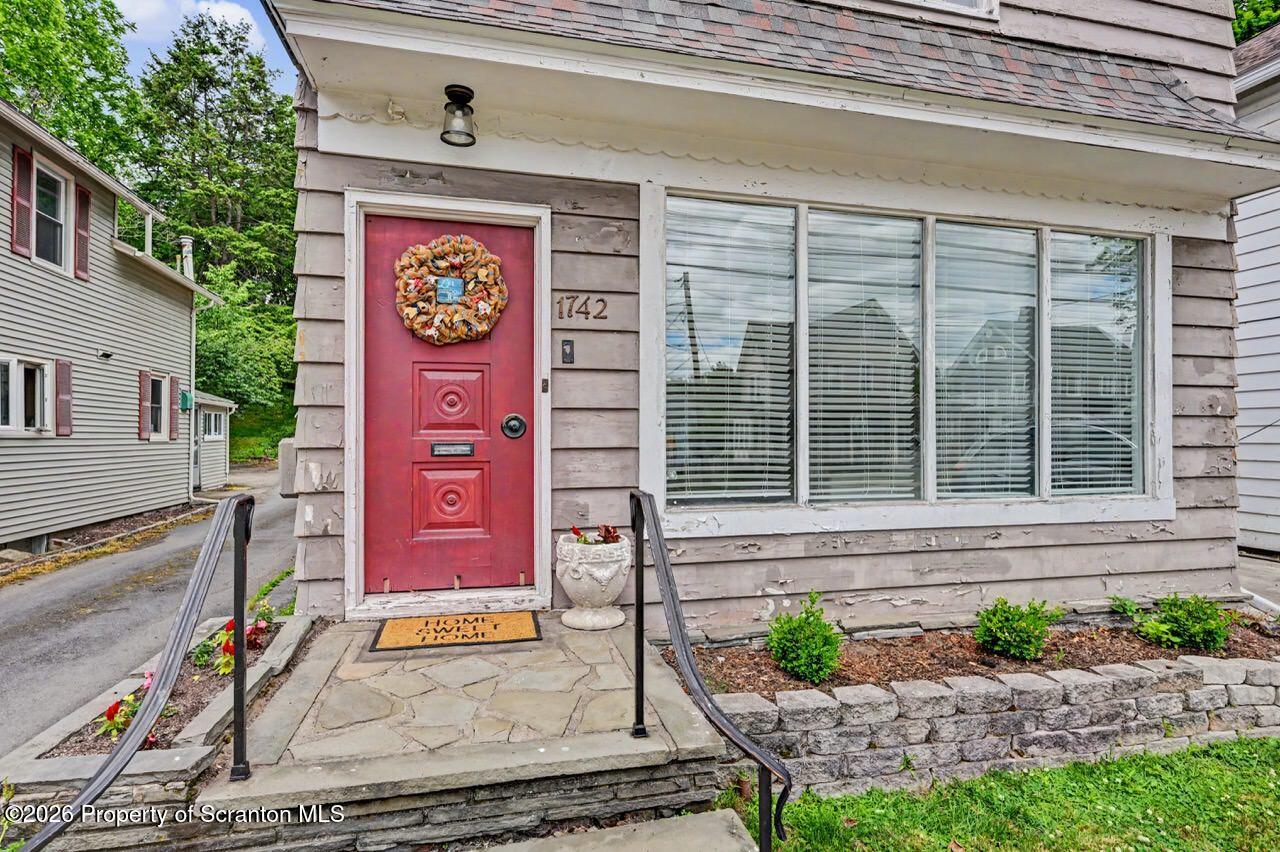 1742 Main Street Blakely, PA 18447 - Photo 7 of 47 1742 Main St 04 Large
