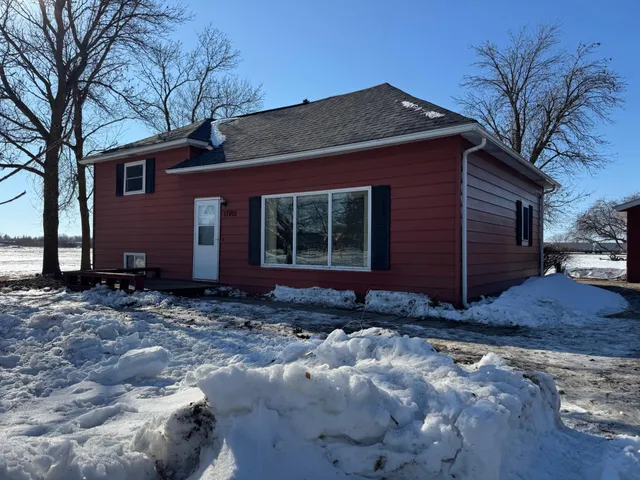 $185,000 | 17915 140th Ave N East, Thief River Falls, MN 56701