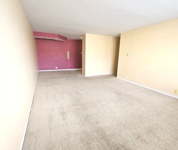 $1,800 | 1375 Rebecca Drive, Unit 219, Hoffman Estates, IL 60169