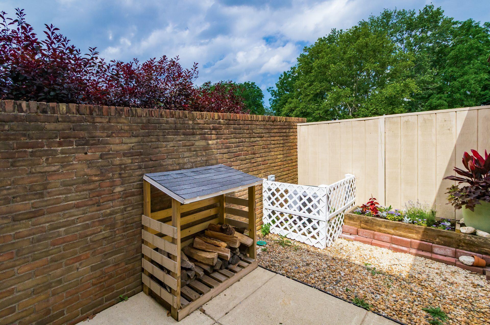 5370 Reed Road, Unit 66 Columbus, OH 43235 - Photo 40 of 43 Enclosed Back Patio