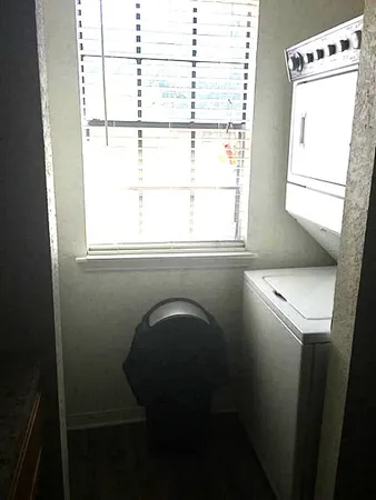 $1,150 | 2402 Sycamore Avenue, Unit B3, Huntsville, TX 77340