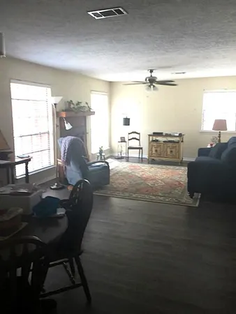 $1,150 | 2402 Sycamore Avenue, Unit B3, Huntsville, TX 77340