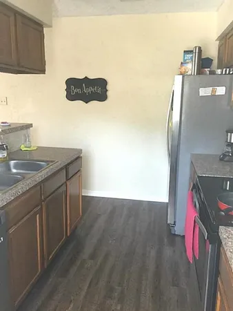 $1,150 | 2402 Sycamore Avenue, Unit B3, Huntsville, TX 77340