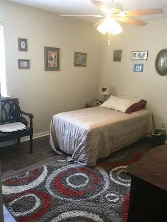$1,150 | 2402 Sycamore Avenue, Unit B3, Huntsville, TX 77340