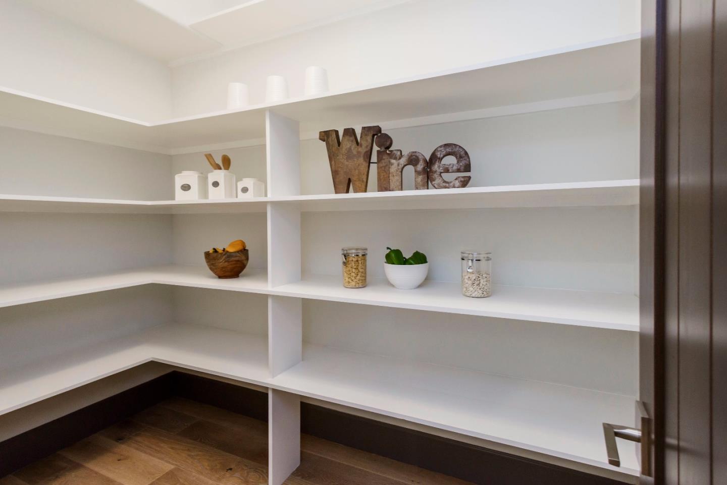 545 Darrell Road Hillsborough, CA 94010 - Photo 13 of 35