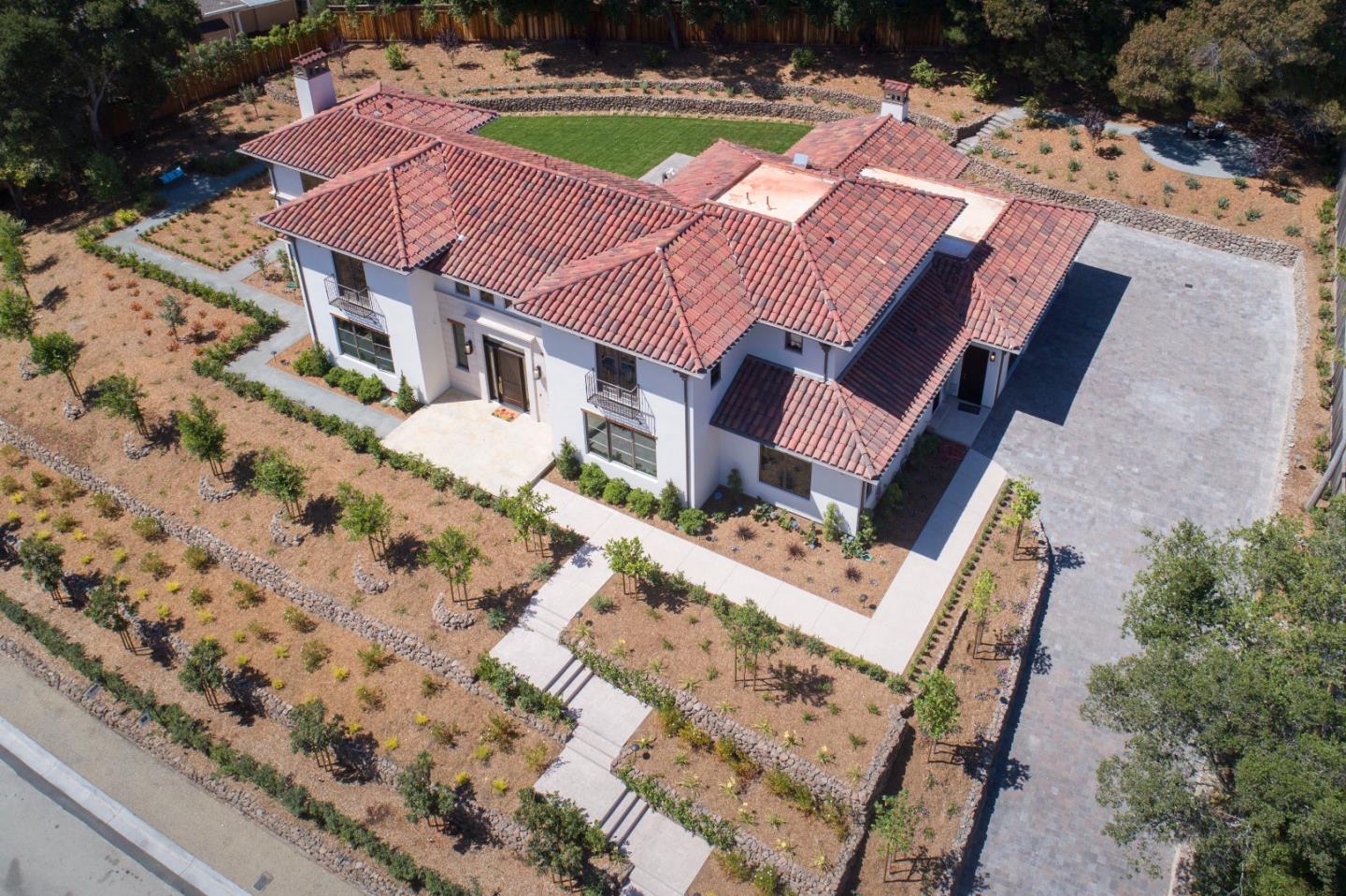 545 Darrell Road Hillsborough, CA 94010 - Photo 3 of 35