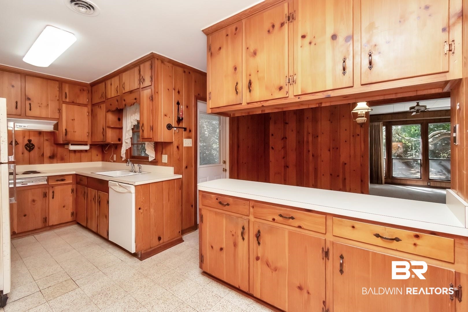 1502 Crestview Drive Mobile, AL 36693 - Photo 18 of 34