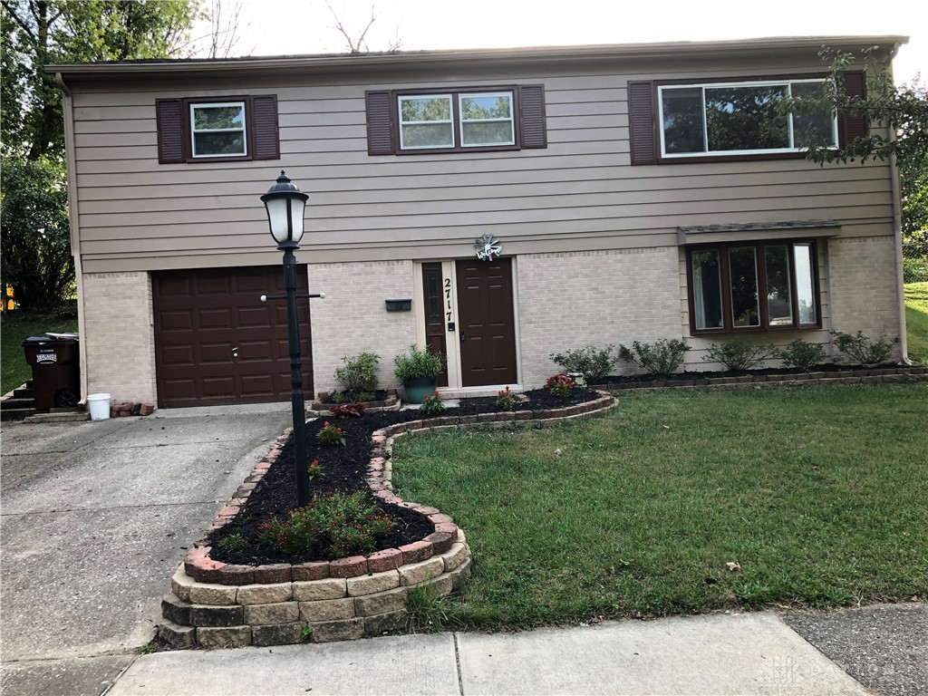 2717 Blackhawk Road Kettering, OH 45420 - Photo 1 of 12