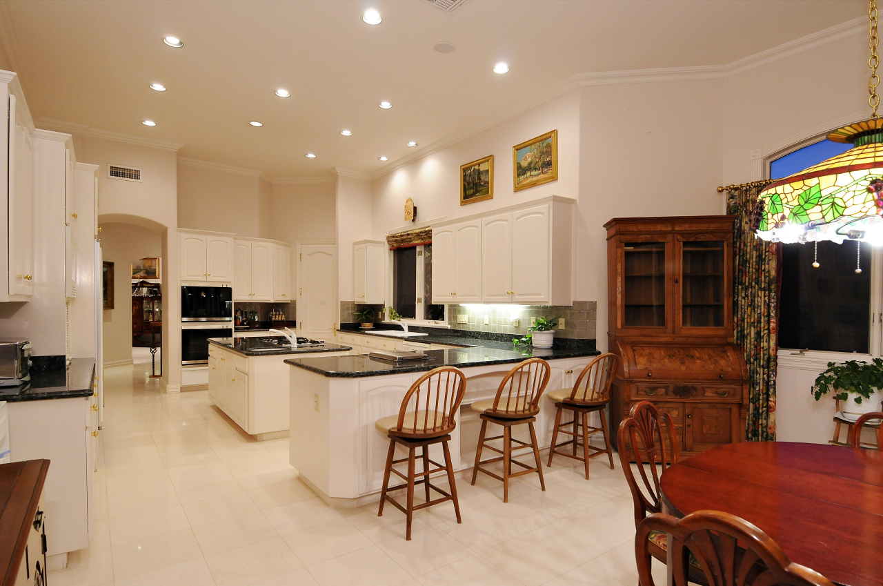 4702 East Rockridge Road Phoenix, AZ 85018 - Photo 19 of 30 r19