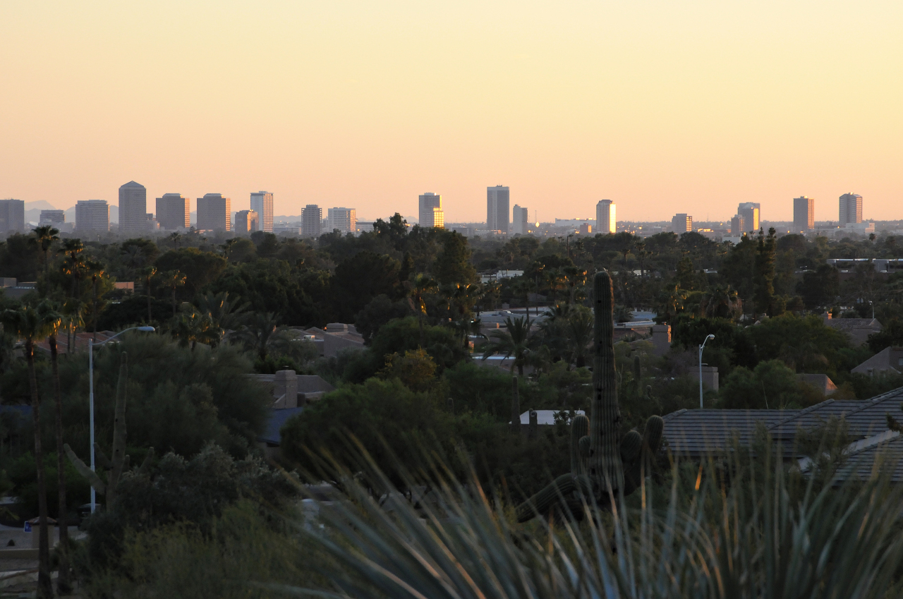 4702 East Rockridge Road Phoenix, AZ 85018 - Photo 7 of 30 r7