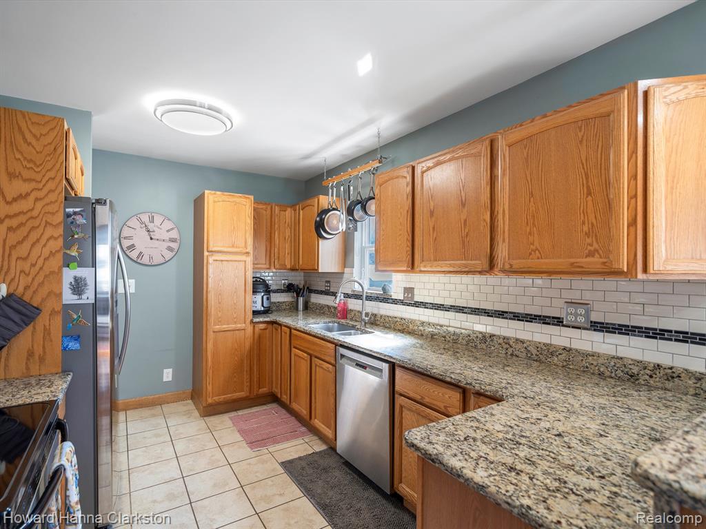 3087 South Adams Road Rochester Hills, MI 48309 - Photo 8 of 32