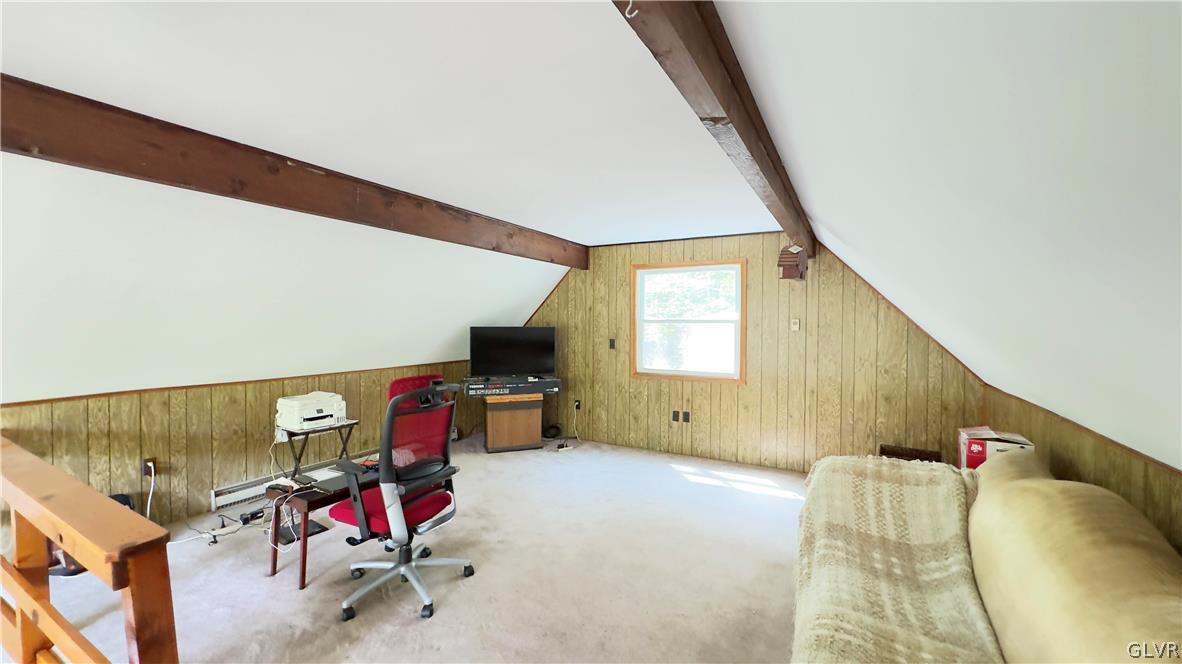 239 Saunders Drive Bushkill, PA 18324 - Photo 13 of 26 a living room with furniture