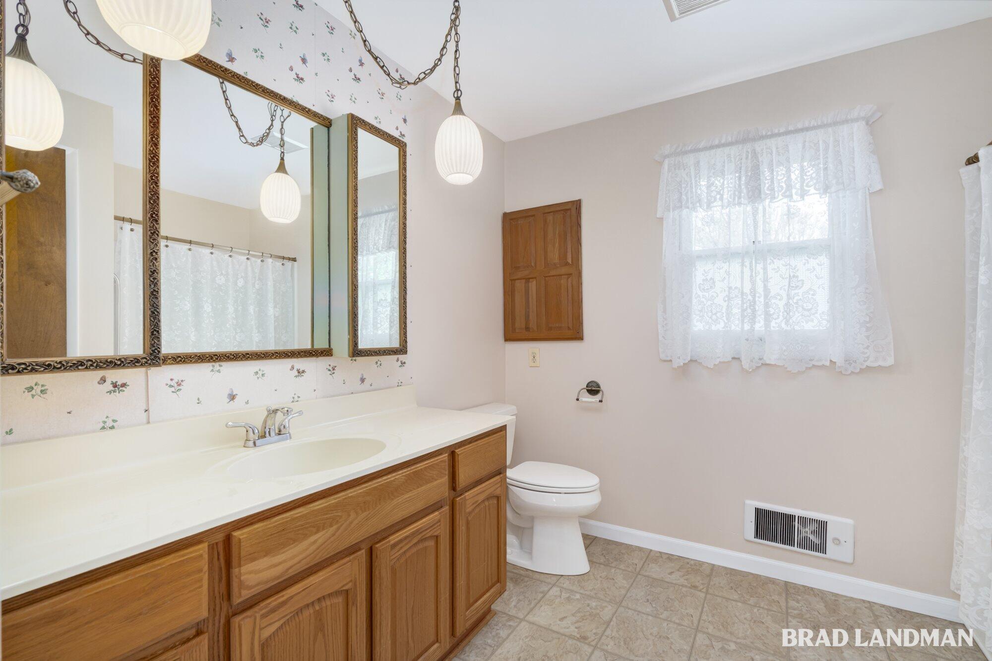 11767 Marsh Road Shelbyville, MI 49344 - Photo 24 of 47 Full Bath