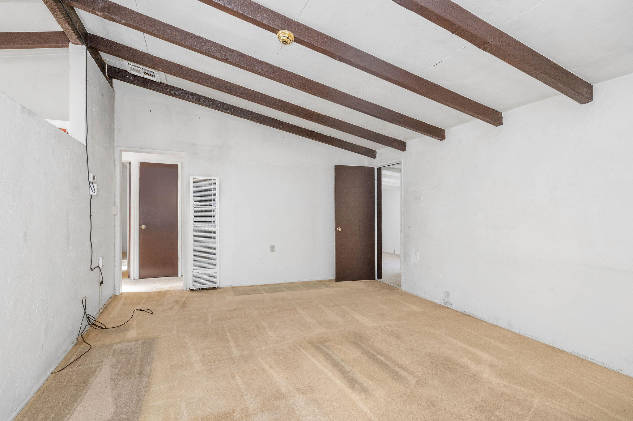 1320 Mountain View Road Santa Barbara, CA 93109 - Photo 4 of 10 Living Room