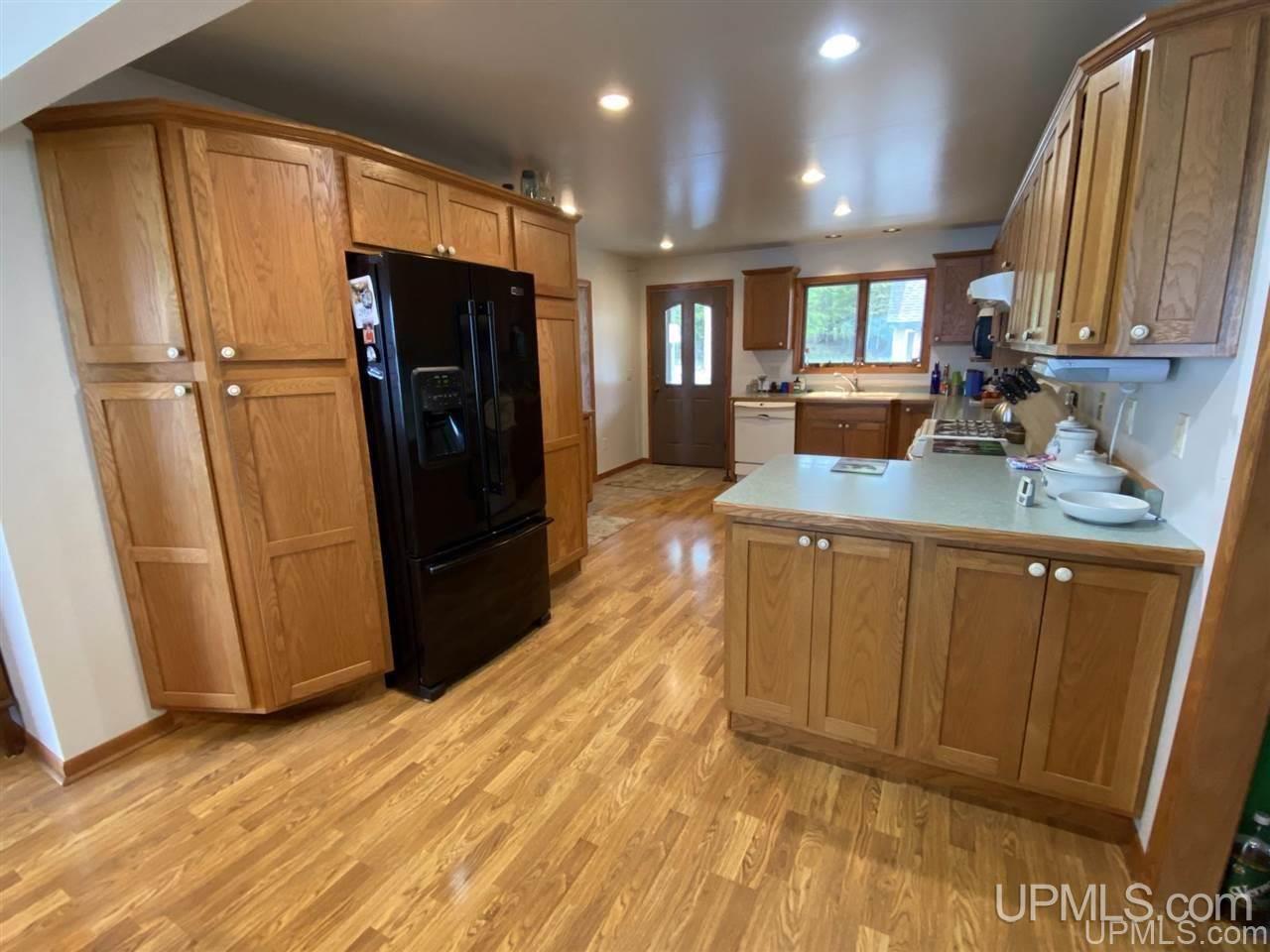 507 N Township Park Road Gulliver, MI 49840 - Photo 14 of 44