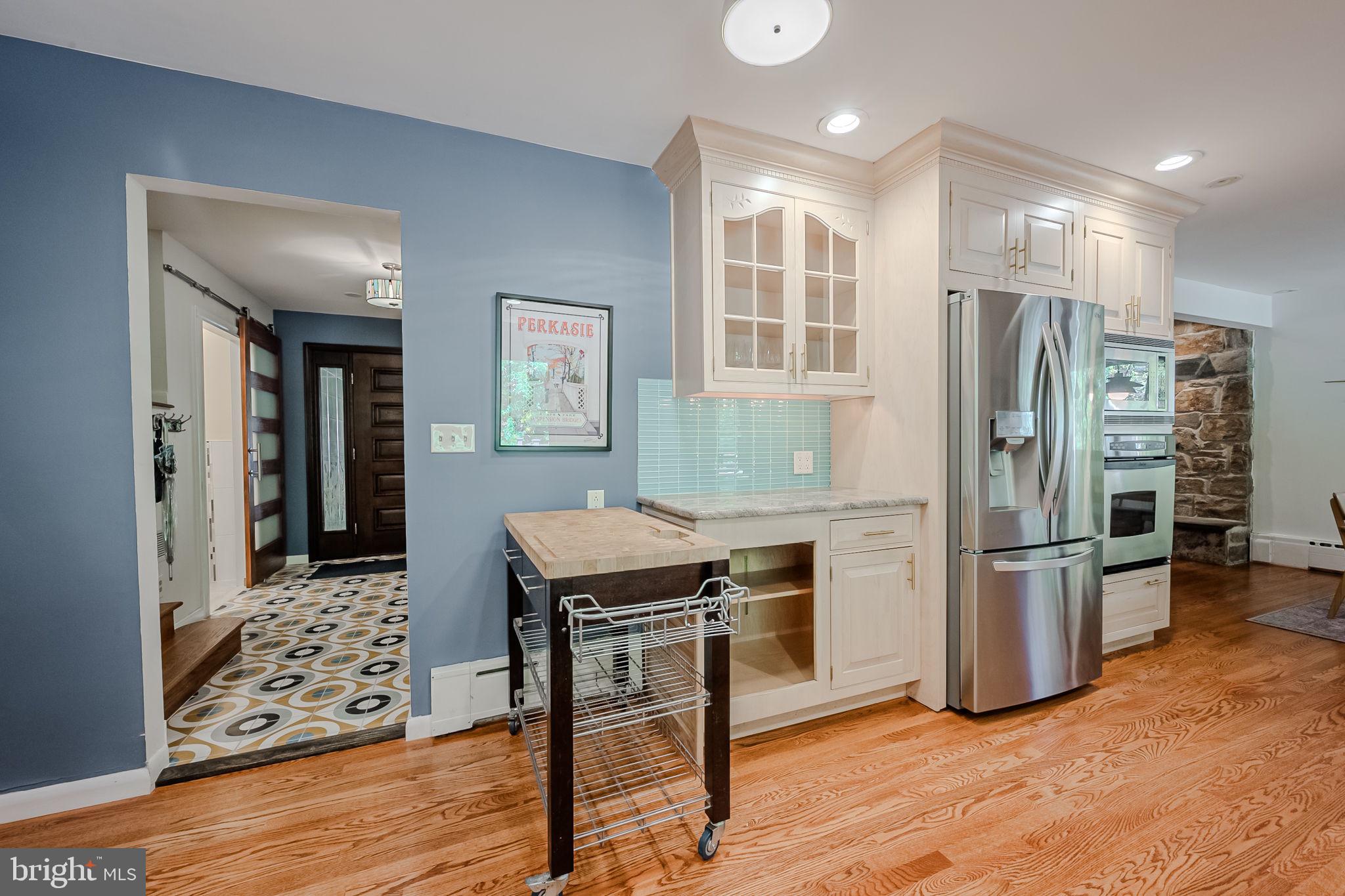 1805 Silverside Road Wilmington, DE 19810 - Photo 15 of 46 Kitchen w/fridge and oven wall