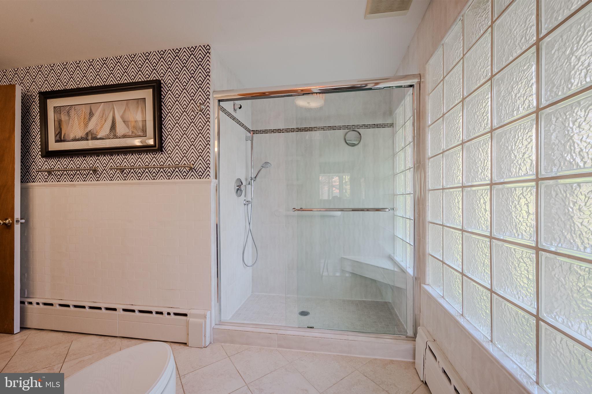 1805 Silverside Road Wilmington, DE 19810 - Photo 22 of 46 Primary bath