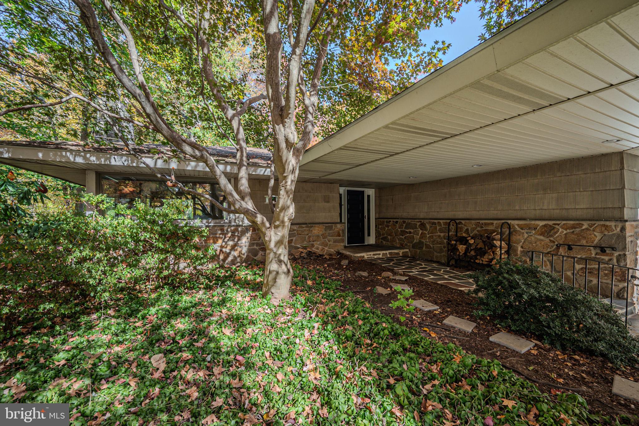1805 Silverside Road Wilmington, DE 19810 - Photo 3 of 46 Flagstone entry